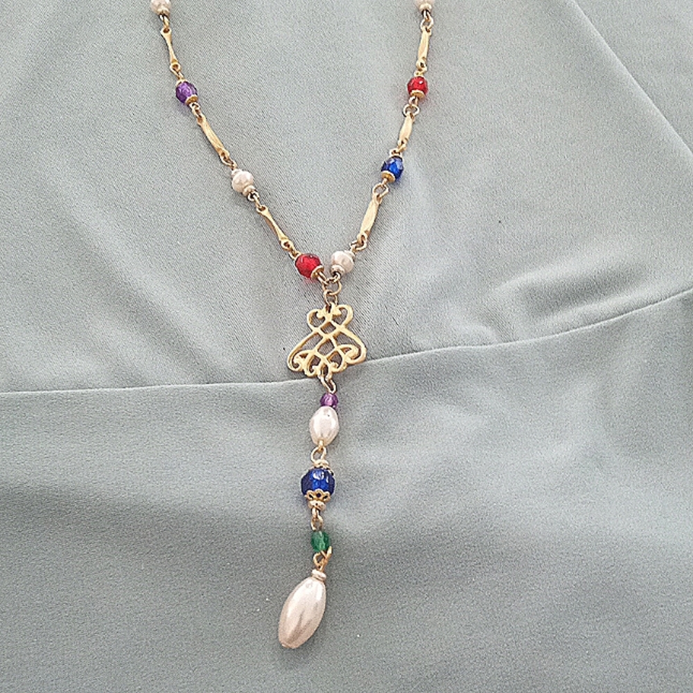 Vintage crystal faux pearl necklace